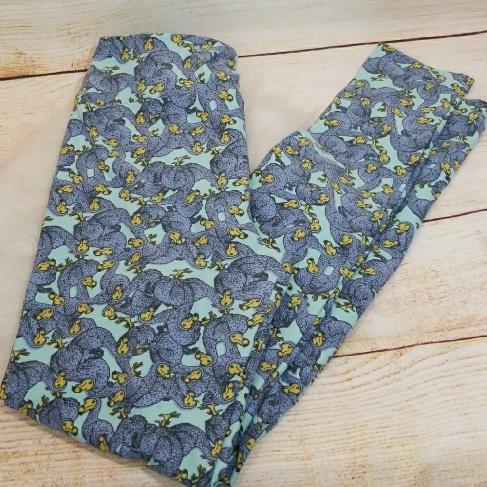 NWOT LulaRoe bird leggings one size butter soft